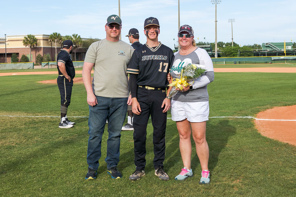 VHSBBSeniorNite_Tavares-48.jpg