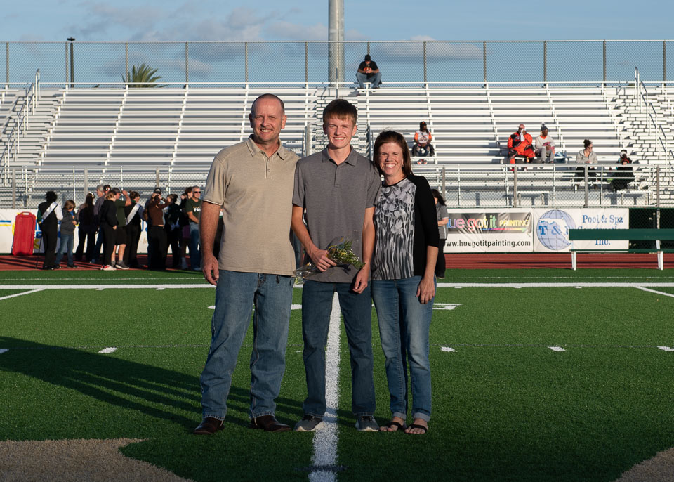 180737SeniorNight2024-35.jpg