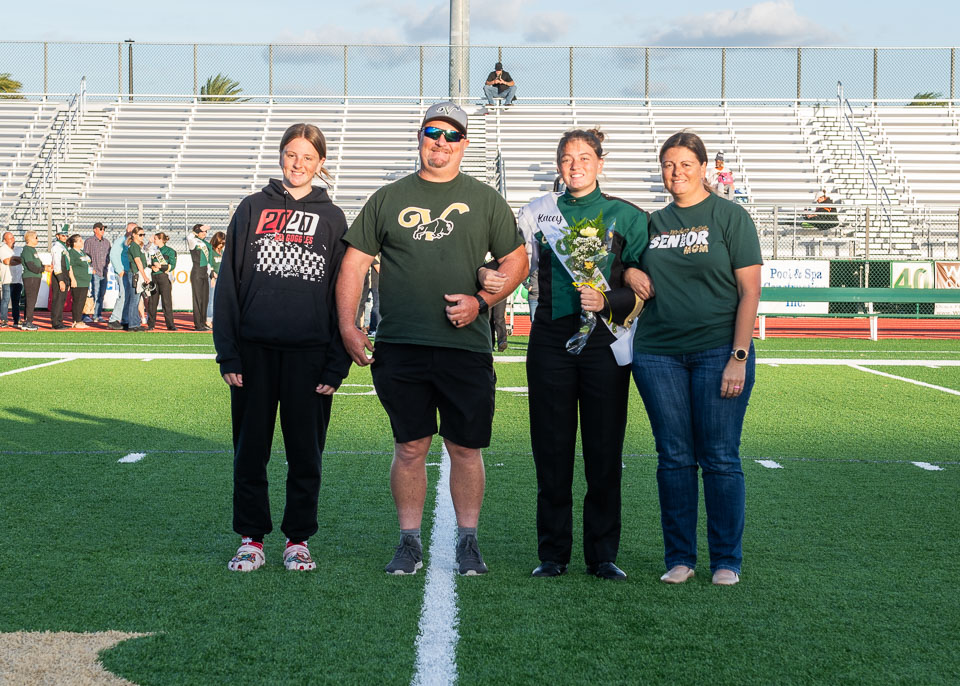 181158SeniorNight2024-40.jpg