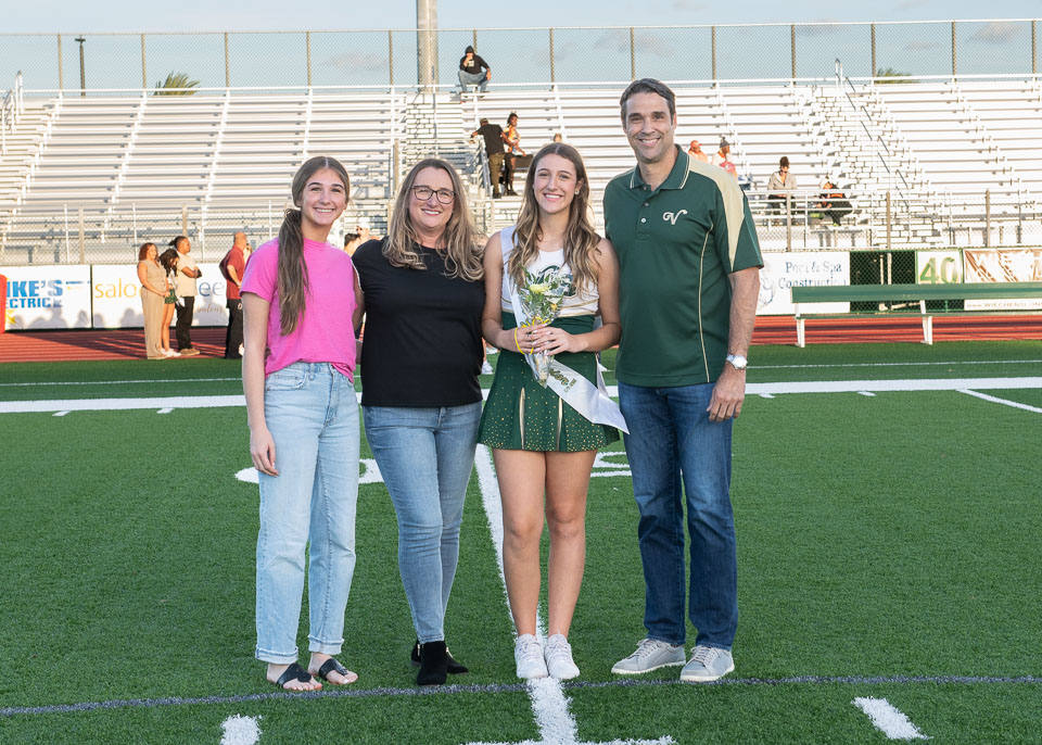 182014SeniorNight2024-54.jpg