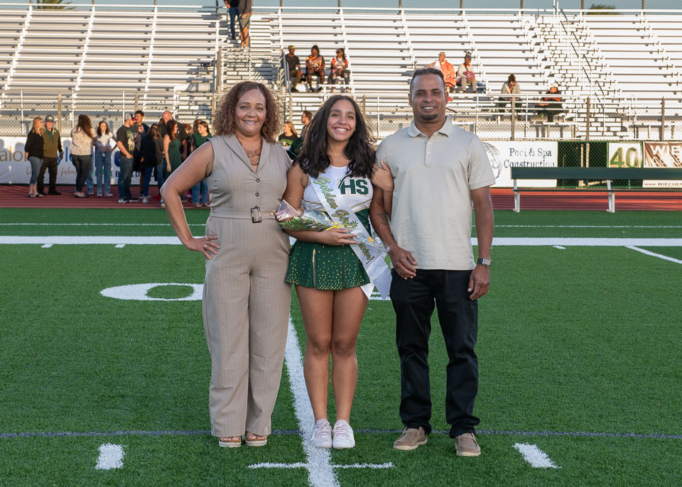 182245SeniorNight2024-59.jpg