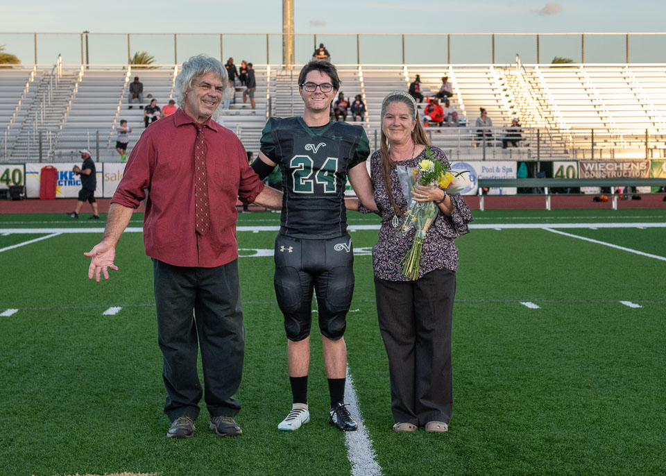 183422SeniorNight2024-98.jpg