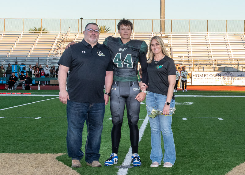 VHSFB_SeniorNight-59.jpg