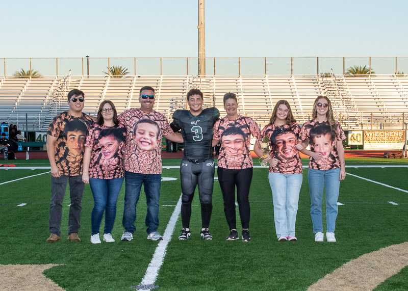VHSFB_SeniorNight-63.jpg