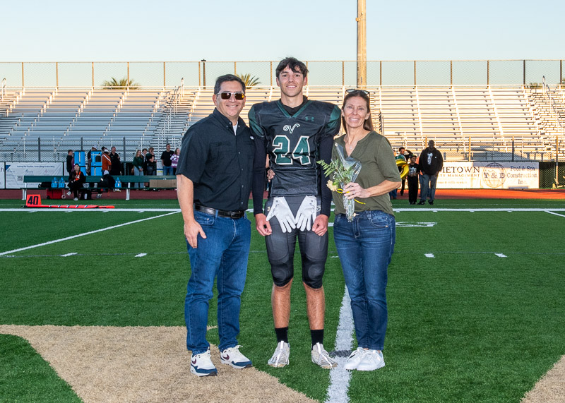 VHSFB_SeniorNight-70.jpg