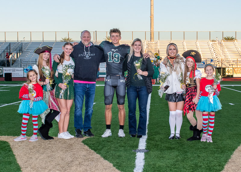 VHSFB_SeniorNight-81.jpg