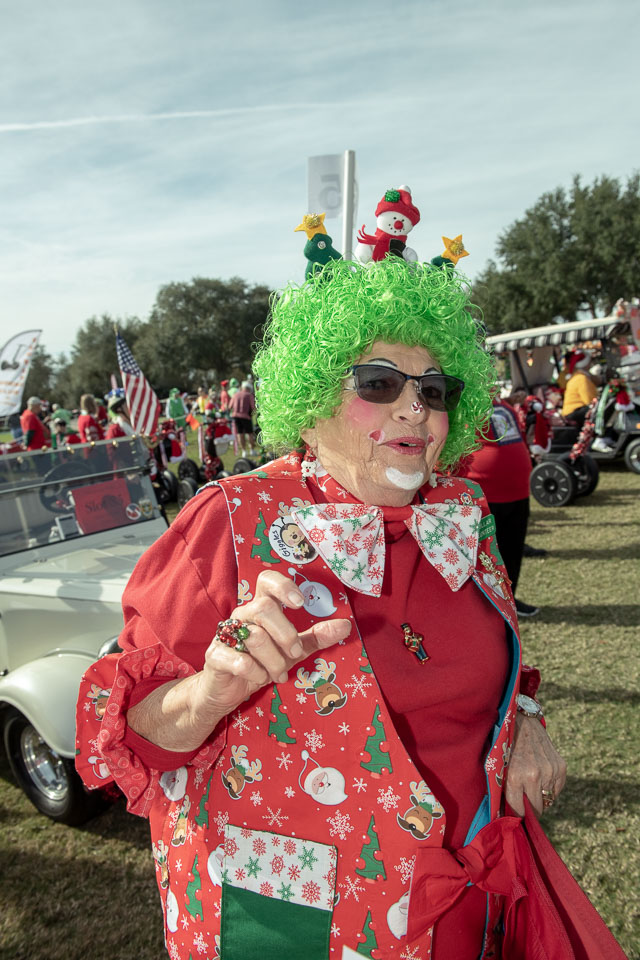 ClownsatChristmasParade-087.jpg