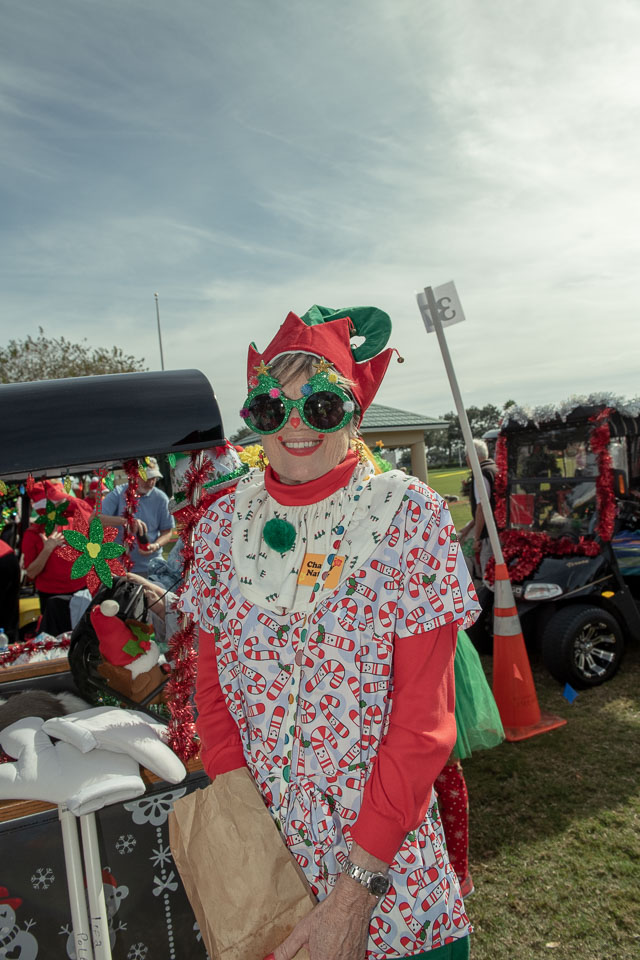 ClownsatChristmasParade-108.jpg