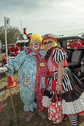 ClownsatChristmasParade-068.jpg