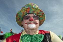 ClownsatChristmasParade-237.jpg